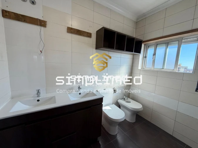 Apartamento T2 para Venda em Queluz e Belas Foto 17