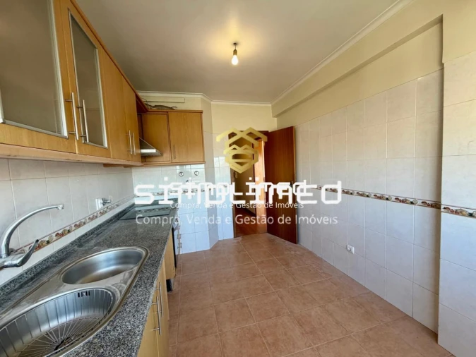 Apartamento T2 para Venda em Queluz e Belas Foto 3