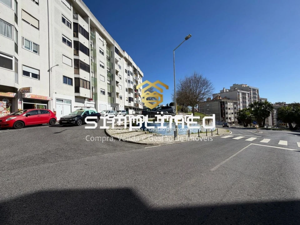 Apartamento T2 para Venda em Queluz e Belas Foto 23