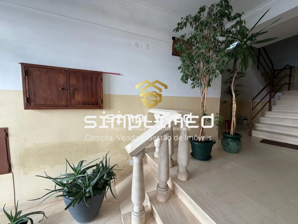 Apartamento T2 para Venda em Queluz e Belas Foto 21