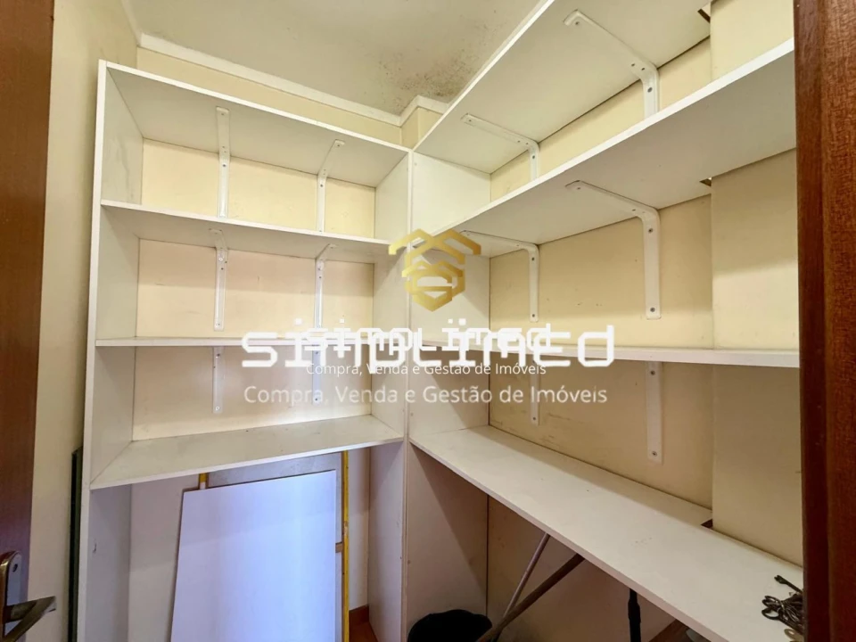 Apartamento T2 para Venda em Queluz e Belas Foto 5