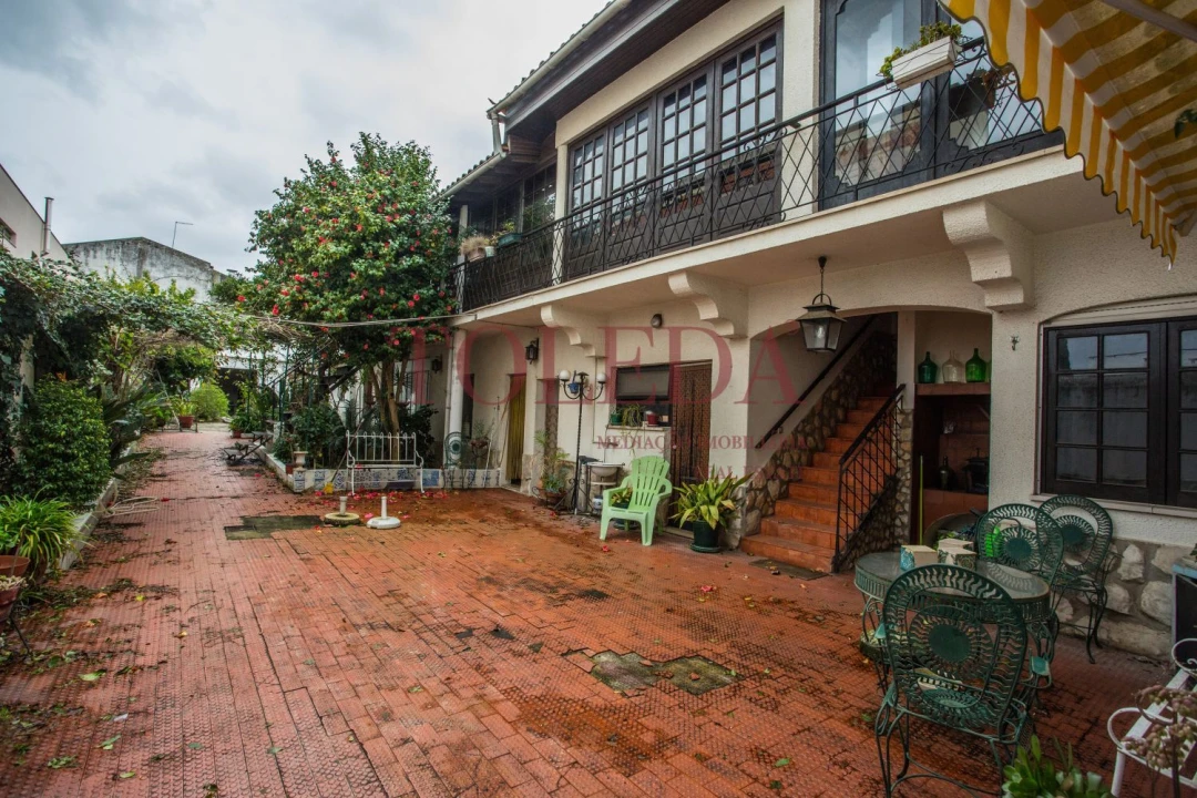 Moradia T7 para Venda em Almeirim Foto 10