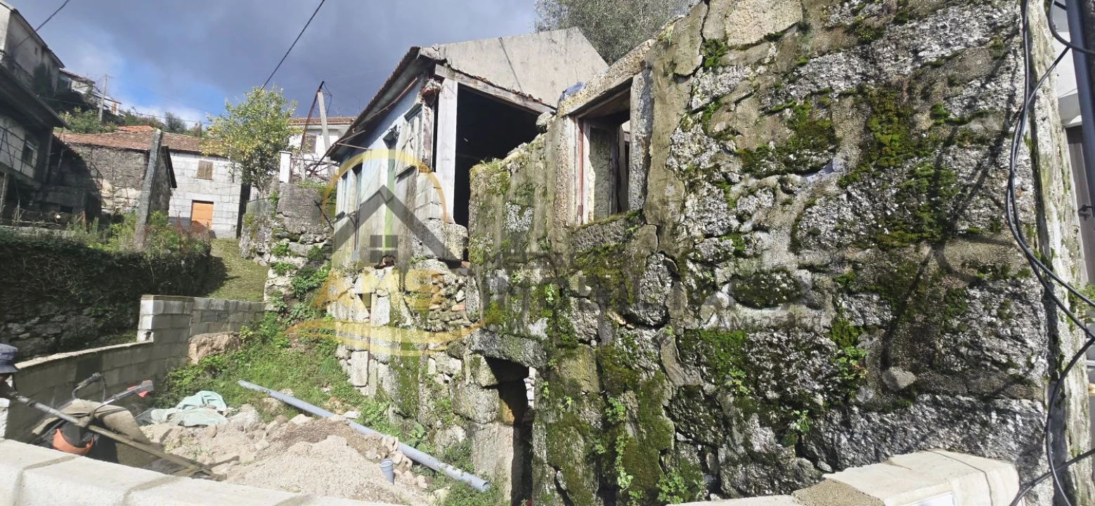 Moradia T2 para Venda em Quinchães Foto 8