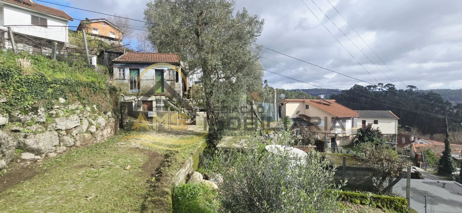 Moradia T2 para Venda em Quinchães Foto 2