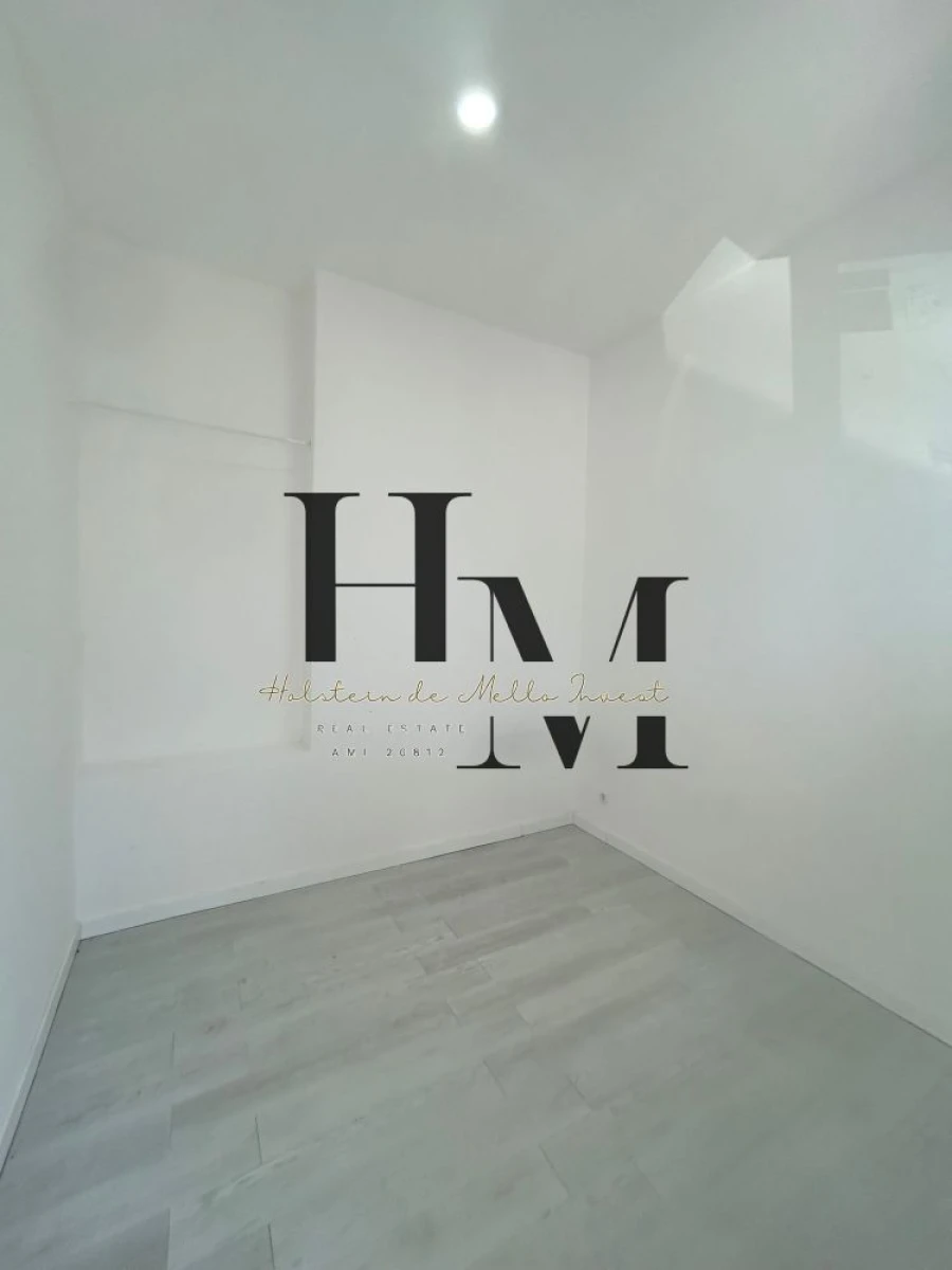 Loja para Venda em Almada, Cova da Piedade, Pragal e Cacilhas Foto 11