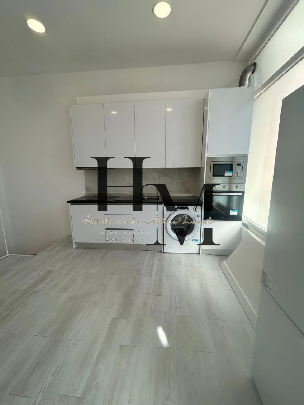 Loja para Venda em Almada, Cova da Piedade, Pragal e Cacilhas Foto 1