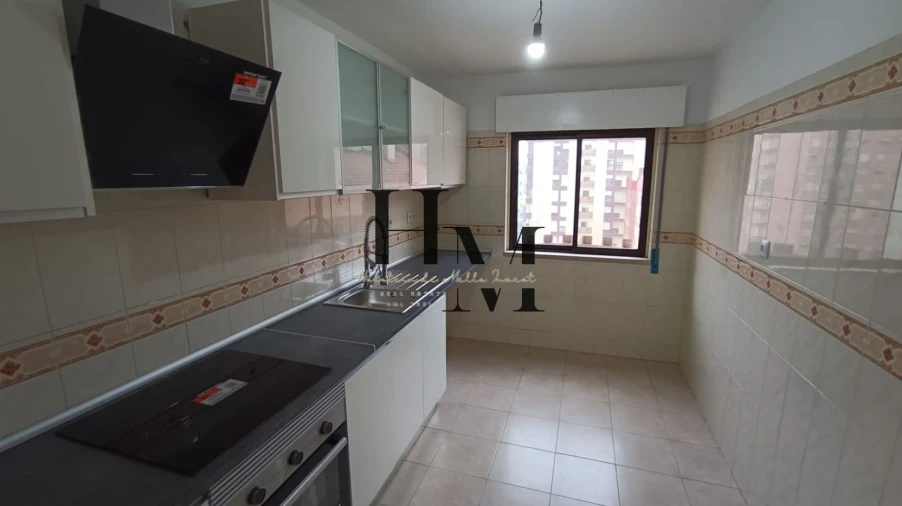 Apartamento T2 para Venda em Algueirão-Mem Martins Foto 18