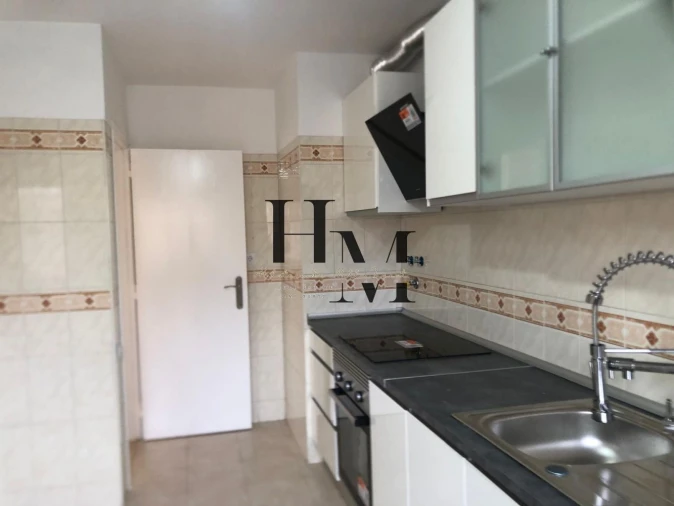 Apartamento T2 para Venda em Algueirão-Mem Martins Foto 6