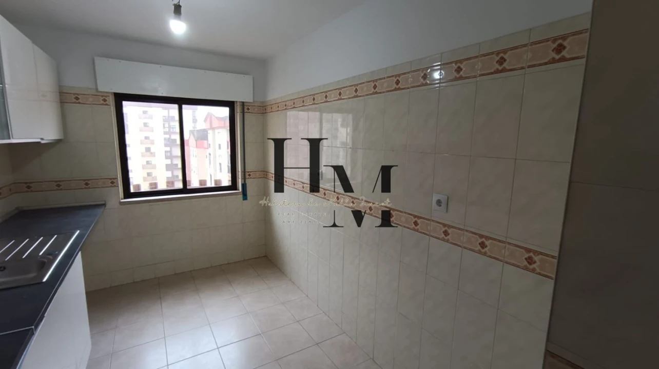 Apartamento T2 para Venda em Algueirão-Mem Martins Foto 11