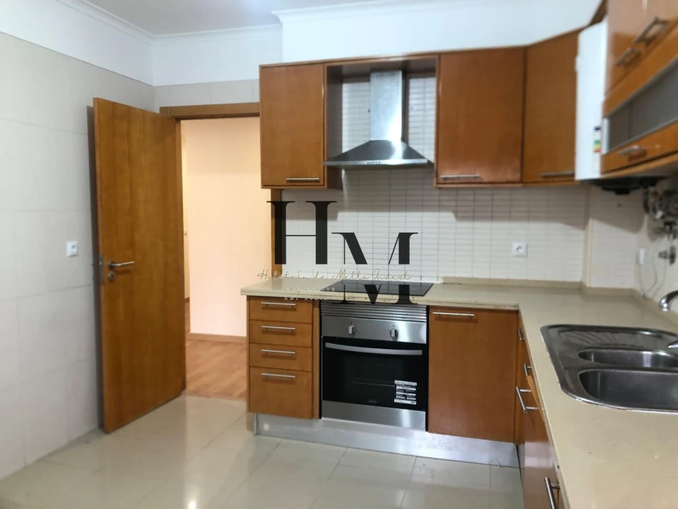 Apartamento T3 para Venda em Rio de Mouro Foto 6