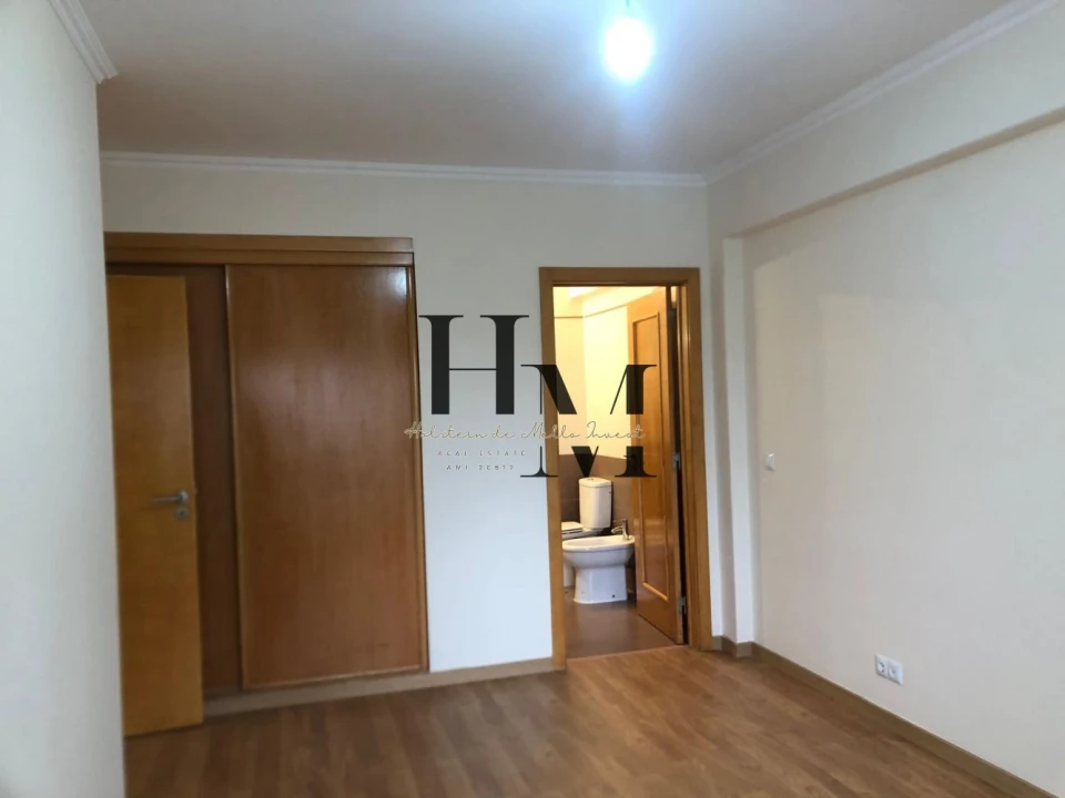 Apartamento T3 para Venda em Rio de Mouro Foto 9