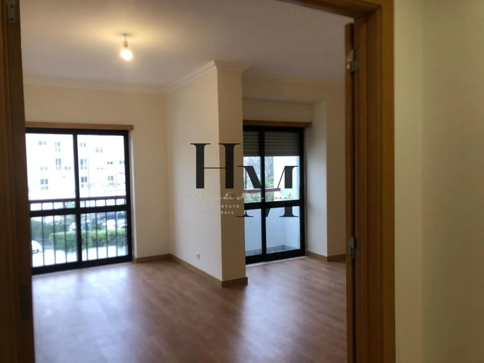 Apartamento T3 para Venda em Rio de Mouro Foto 3