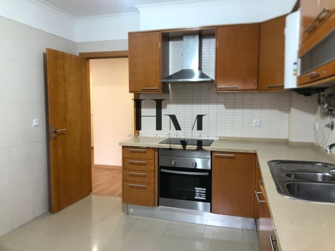 Apartamento T3 para Venda em Rio de Mouro Foto 6