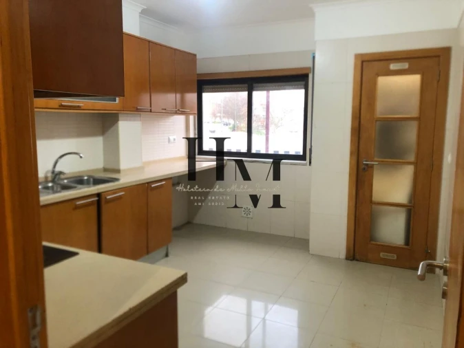 Apartamento T3 para Venda em Rio de Mouro Foto 5