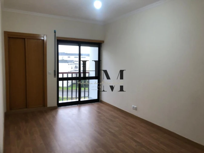 Apartamento T3 para Venda em Rio de Mouro Foto 17