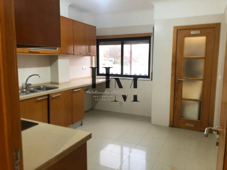 Apartamento T3 para Venda em Rio de Mouro Foto 5