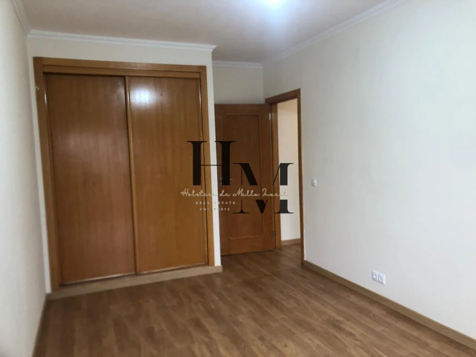 Apartamento T3 para Venda em Rio de Mouro Foto 18