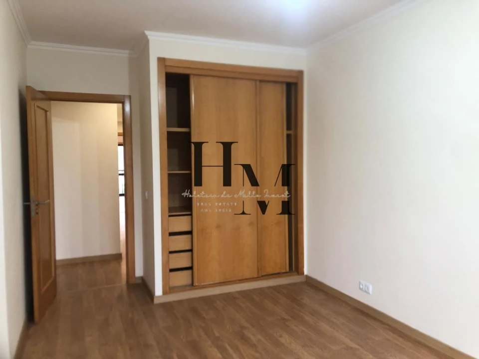 Apartamento T3 para Venda em Rio de Mouro Foto 16