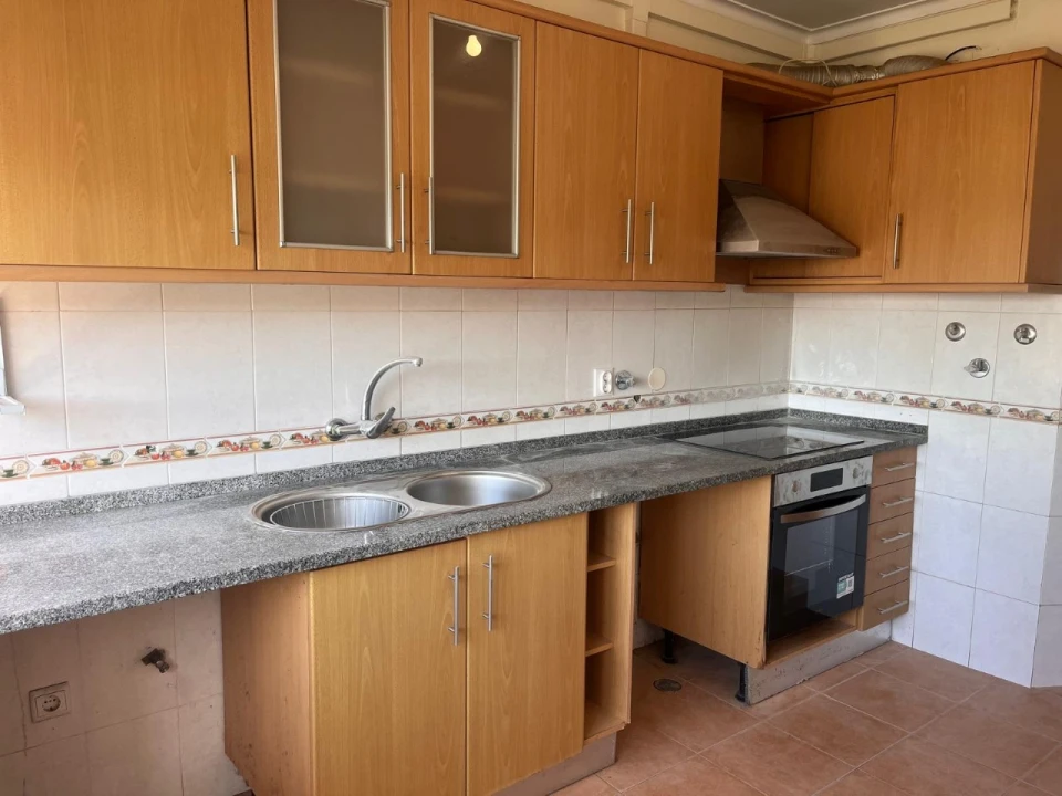 Apartamento T2 para Venda em Queluz e Belas Foto 2