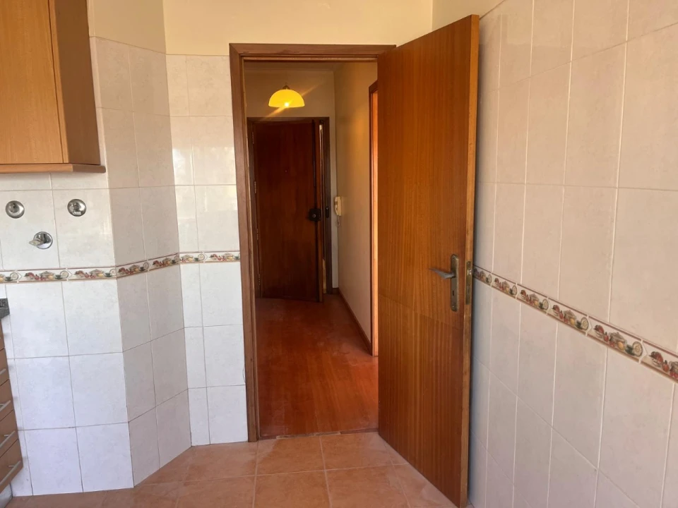 Apartamento T2 para Venda em Queluz e Belas Foto 5
