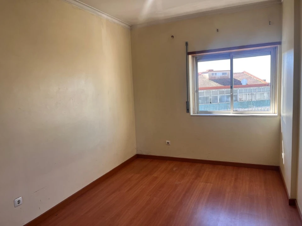Apartamento T2 para Venda em Queluz e Belas Foto 14