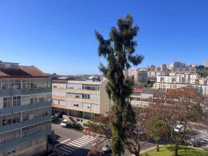Apartamento T2 para Venda em Queluz e Belas Foto 1