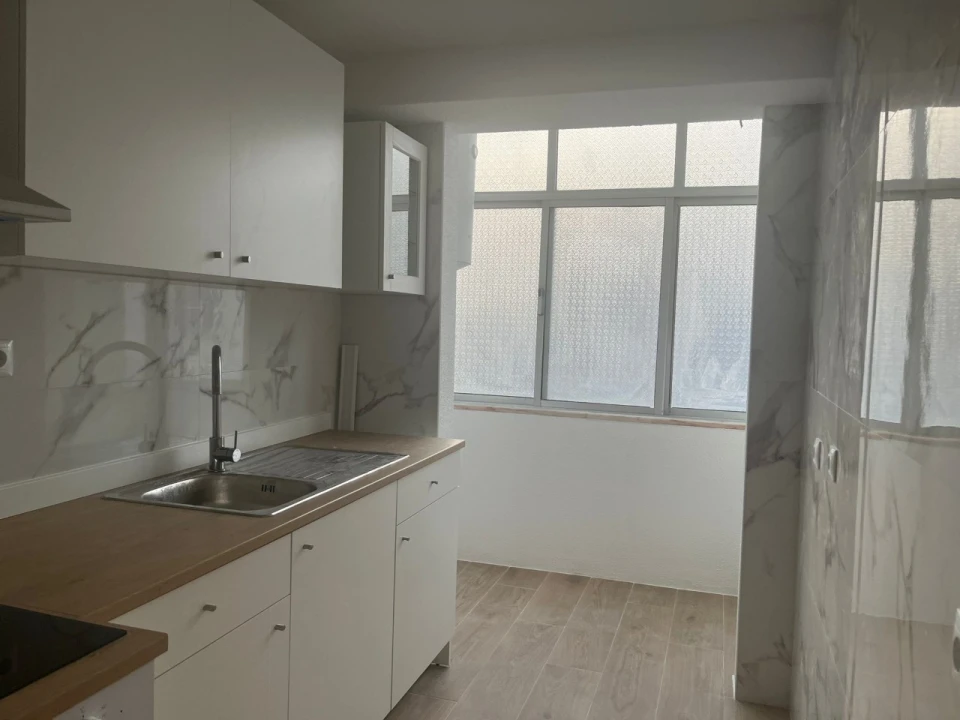 Apartamento T2 para Venda em Falagueira-Venda Nova Foto 1