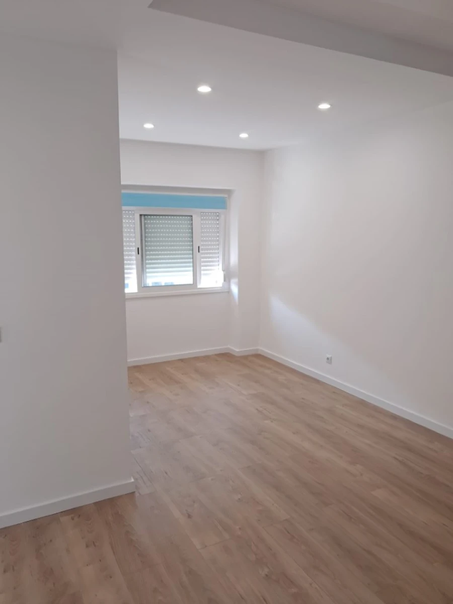 Apartamento T2 para Venda em Falagueira-Venda Nova Foto 17