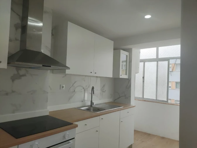 Apartamento T2 para Venda em Falagueira-Venda Nova Foto 2