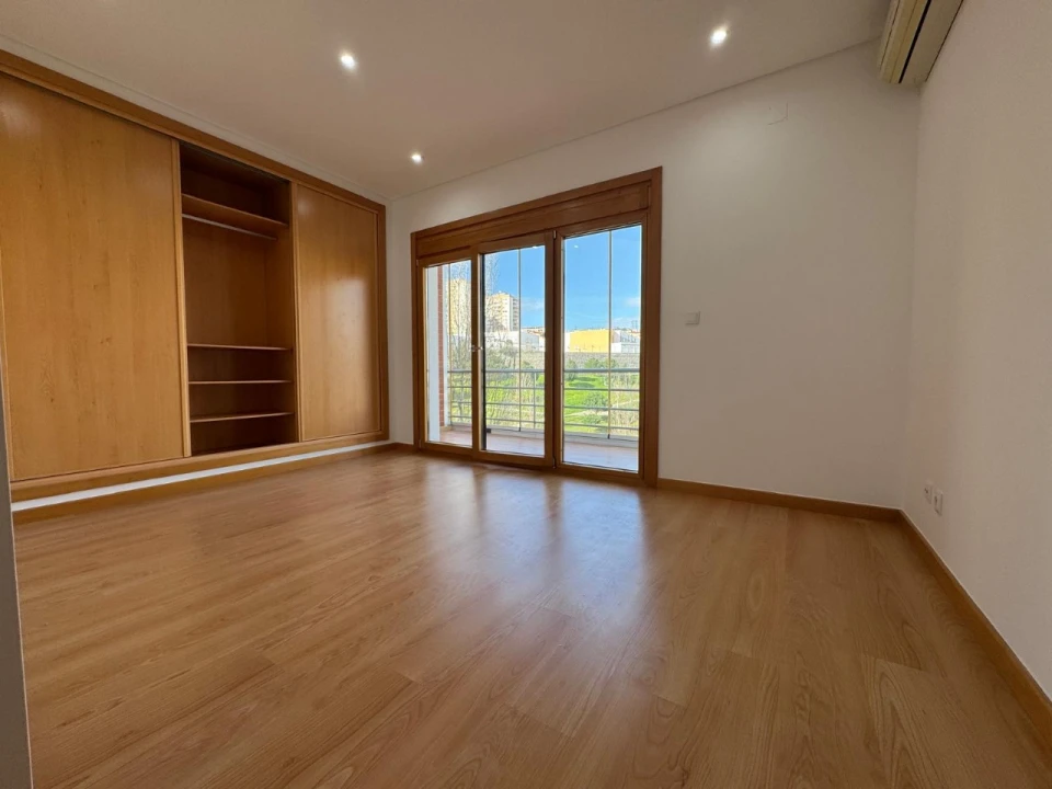 Apartamento T3 para Venda em Odivelas Foto 12