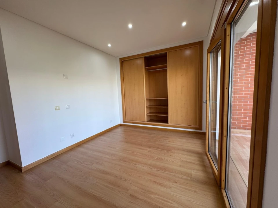Apartamento T3 para Venda em Odivelas Foto 13