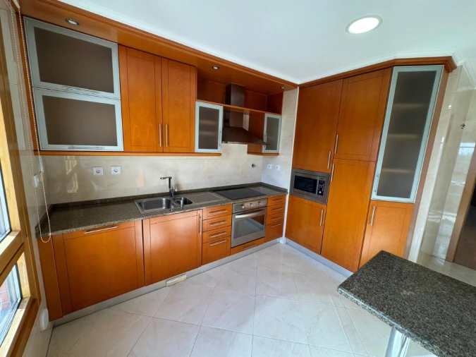 Apartamento T3 para Venda em Odivelas Foto 2