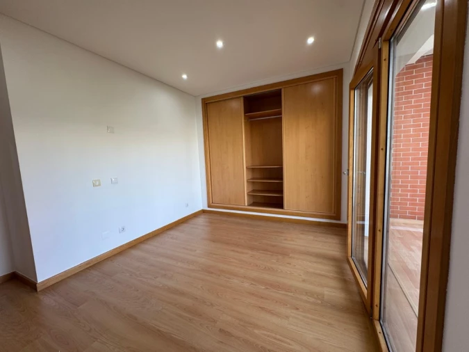 Apartamento T3 para Venda em Odivelas Foto 13