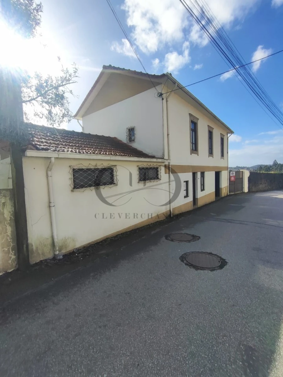 Moradia T4 para Venda em Sandim, Olival, Lever e Crestuma Foto 1