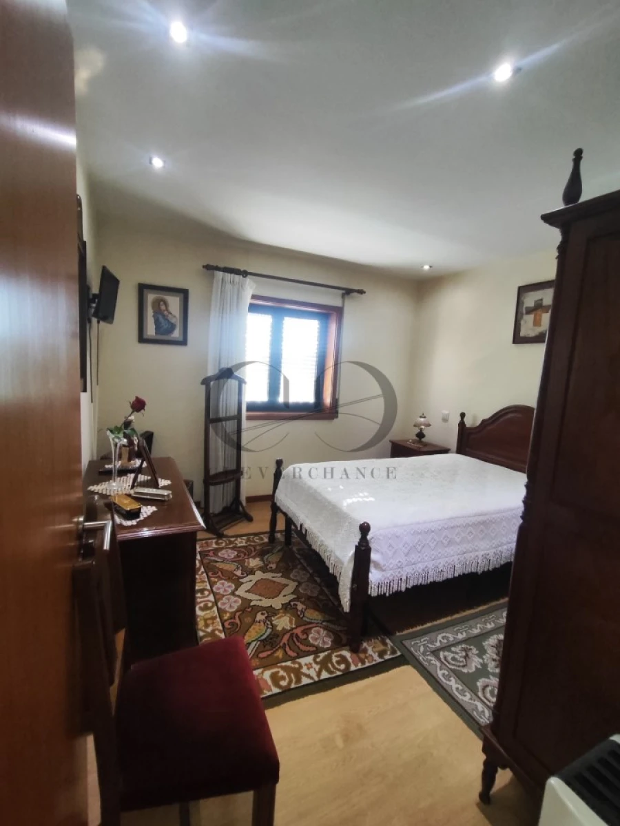 Moradia T4 para Venda em Sandim, Olival, Lever e Crestuma Foto 14