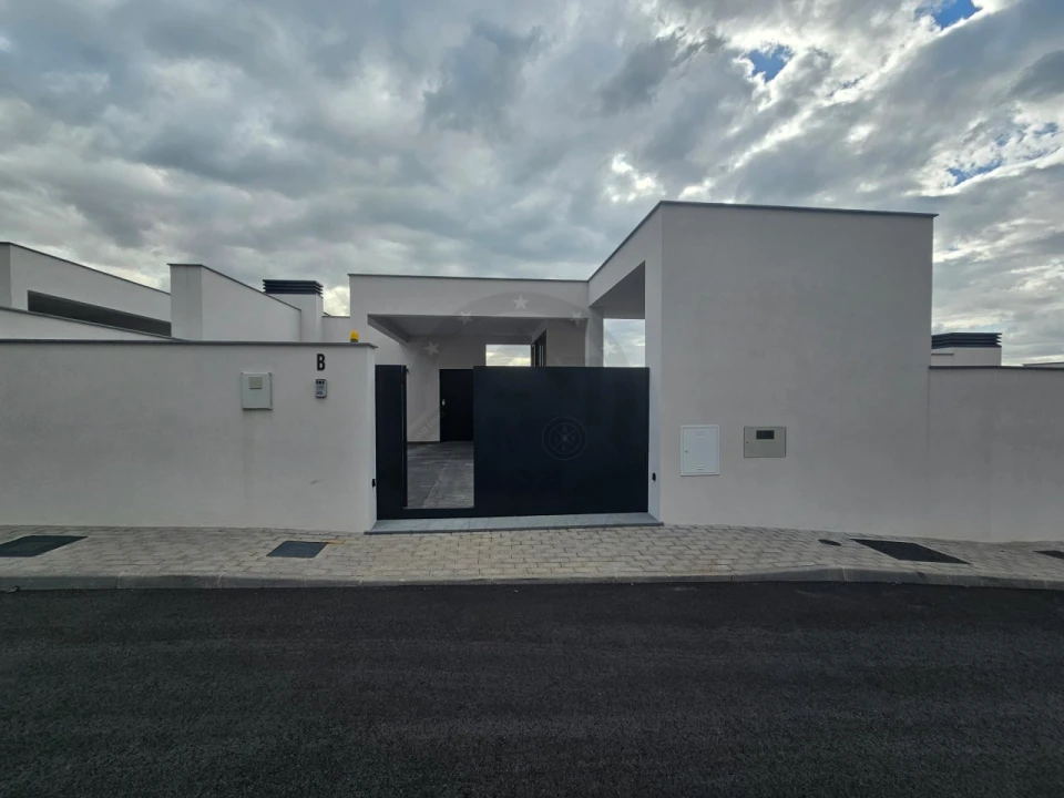 Moradia T3 para Venda em Camara de Lobos Foto 2