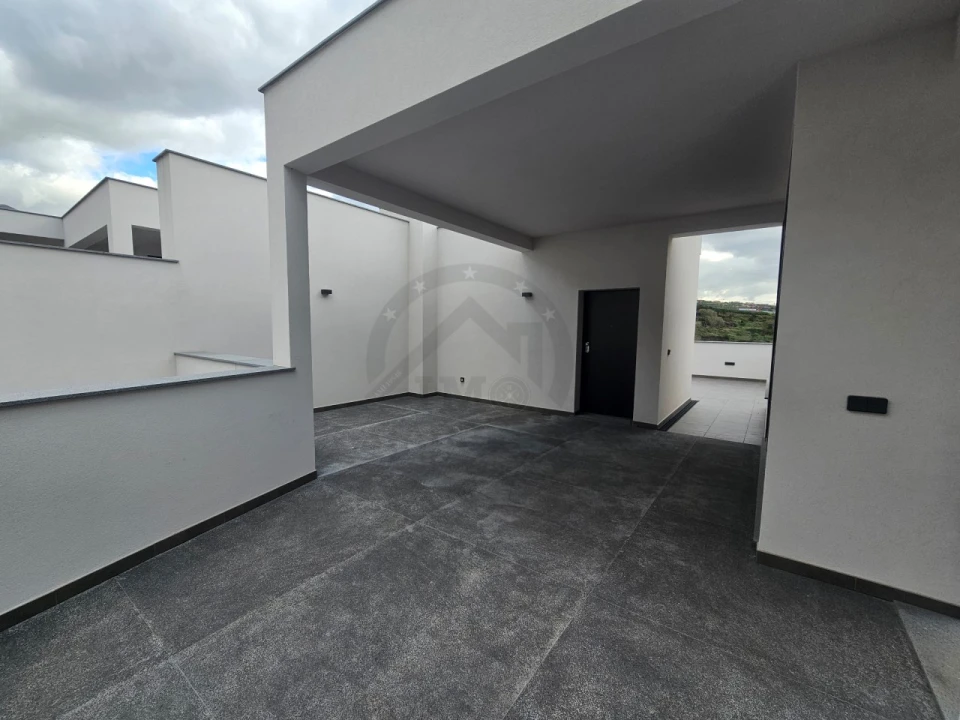 Moradia T3 para Venda em Camara de Lobos Foto 3