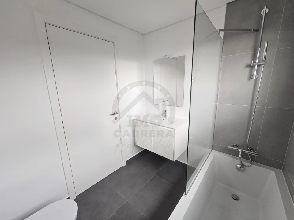 Moradia T3 para Venda em Camara de Lobos Foto 11