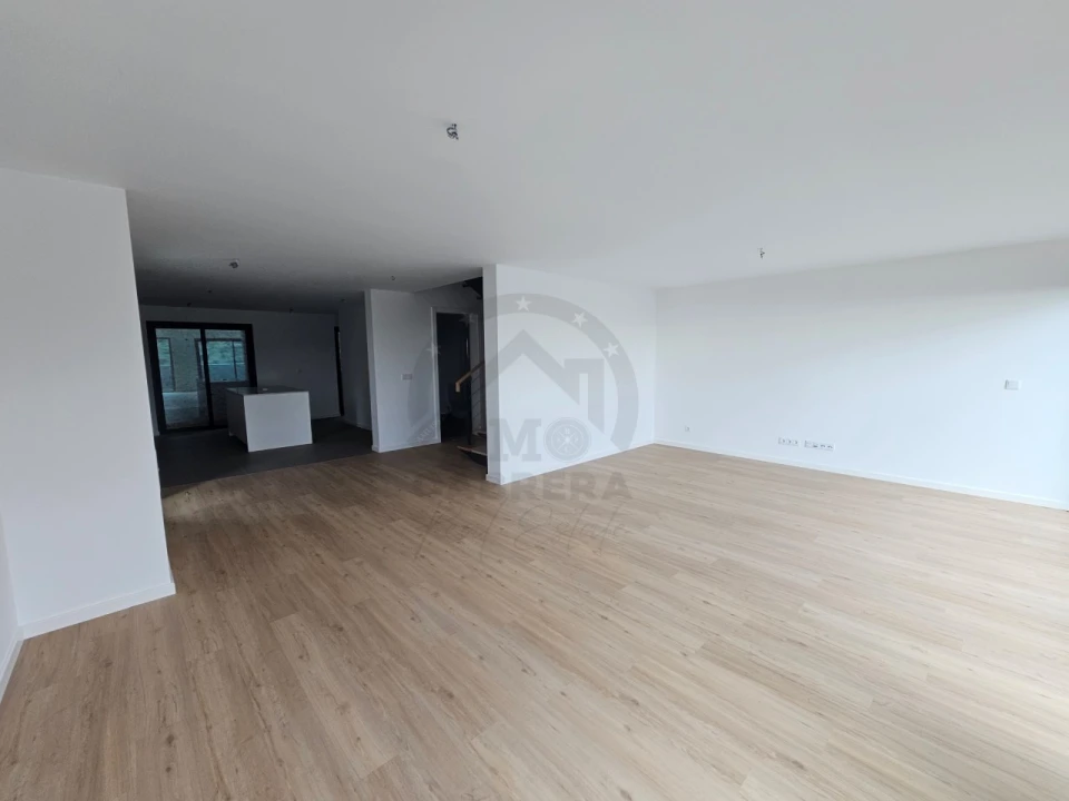 Moradia T3 para Venda em Camara de Lobos Foto 18