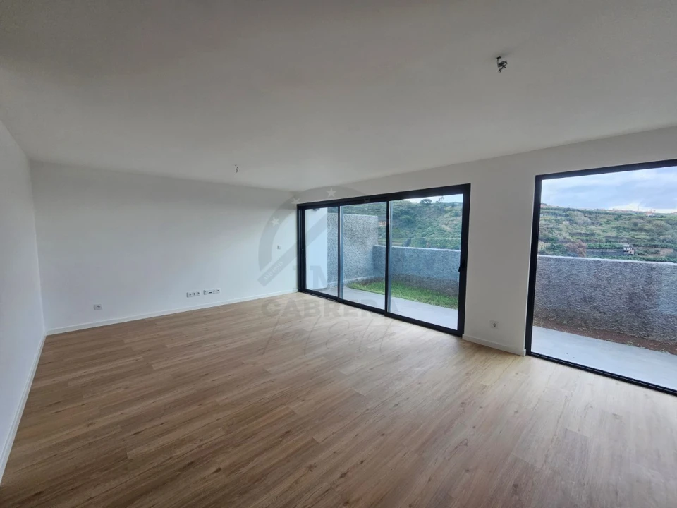 Moradia T3 para Venda em Camara de Lobos Foto 19