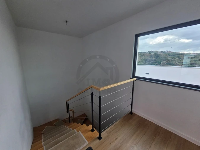 Moradia T3 para Venda em Camara de Lobos Foto 6