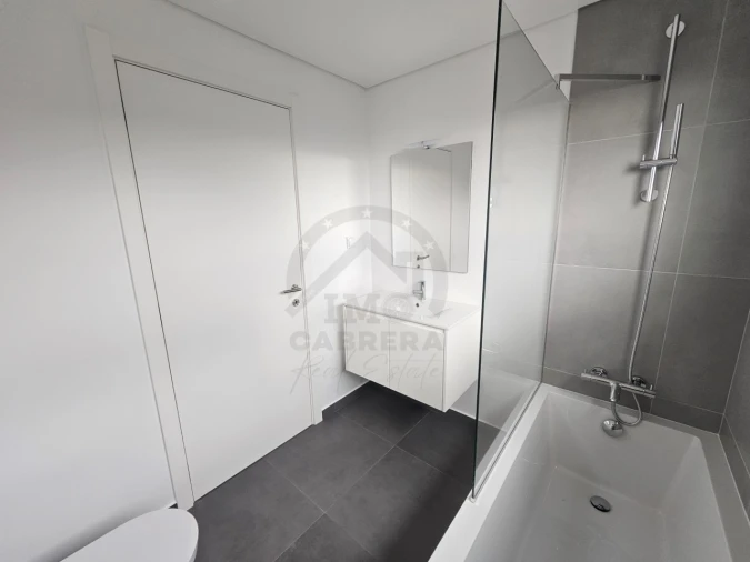 Moradia T3 para Venda em Camara de Lobos Foto 11