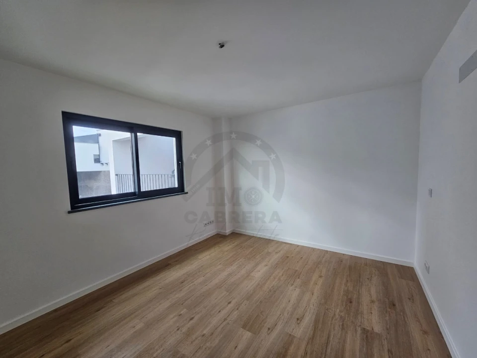 Moradia T3 para Venda em Camara de Lobos Foto 12