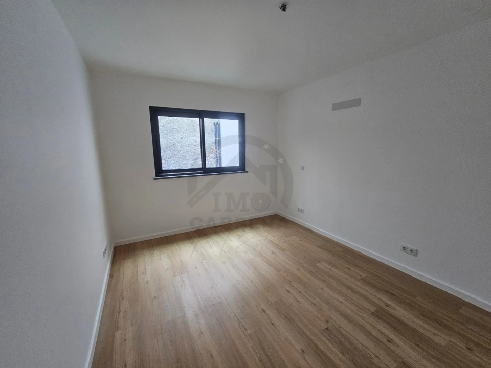 Moradia T3 para Venda em Camara de Lobos Foto 16