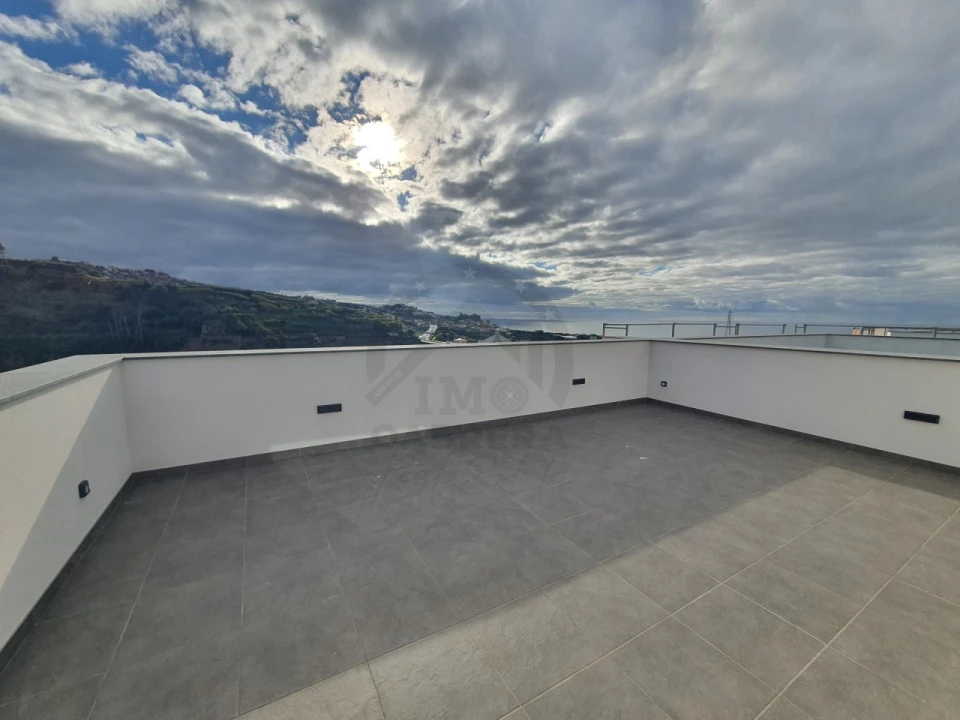 Moradia T3 para Venda em Camara de Lobos Foto 3