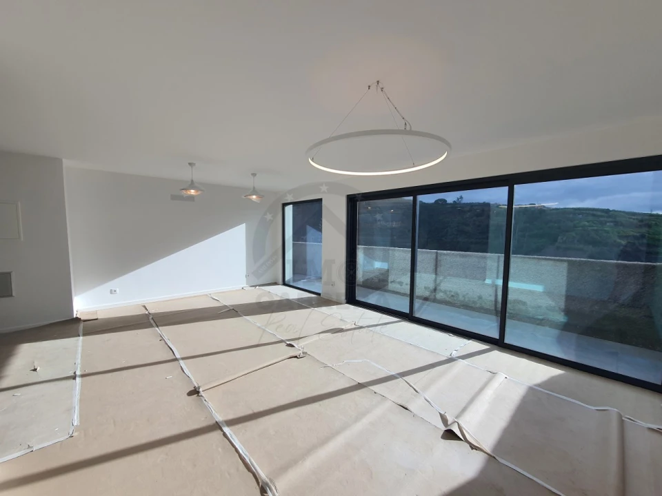 Moradia T3 para Venda em Camara de Lobos Foto 24