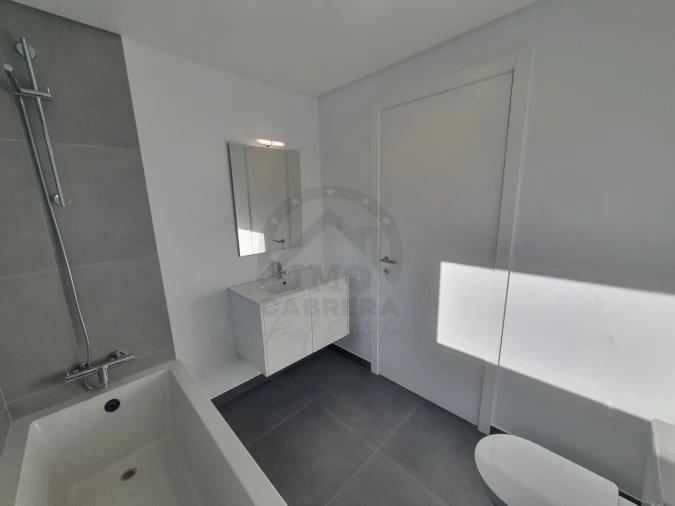 Moradia T3 para Venda em Camara de Lobos Foto 12