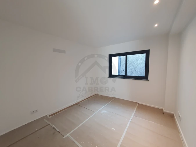 Moradia T3 para Venda em Camara de Lobos Foto 13