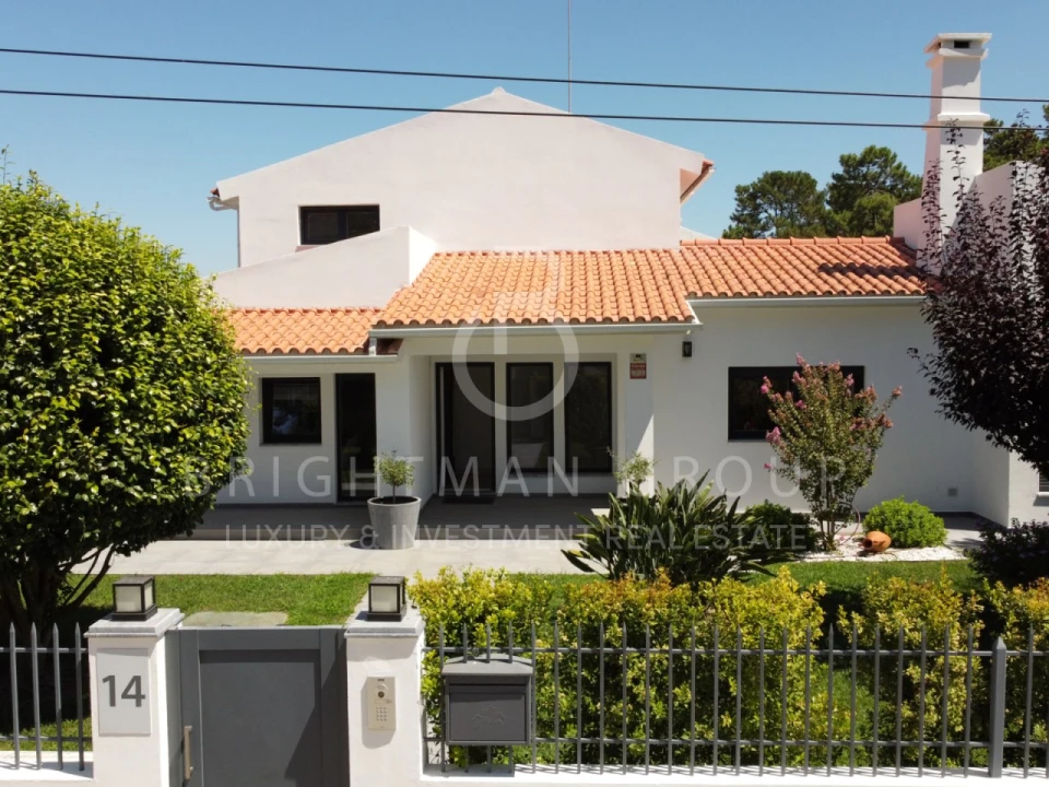 Moradia T4 para Venda em Corroios Foto 2