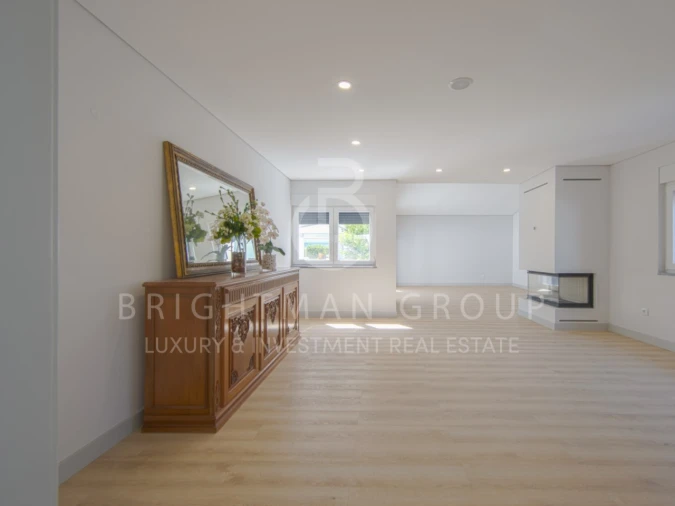 Moradia T4 para Venda em Corroios Foto 5